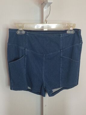 Halara Flex High Waisted Pull On Denim Shorts Large Blue 2" Inseam